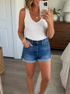 Madewell High Rise Denim Shorts Size 24 waist, rolled Cuffed Raw Hem Stretch